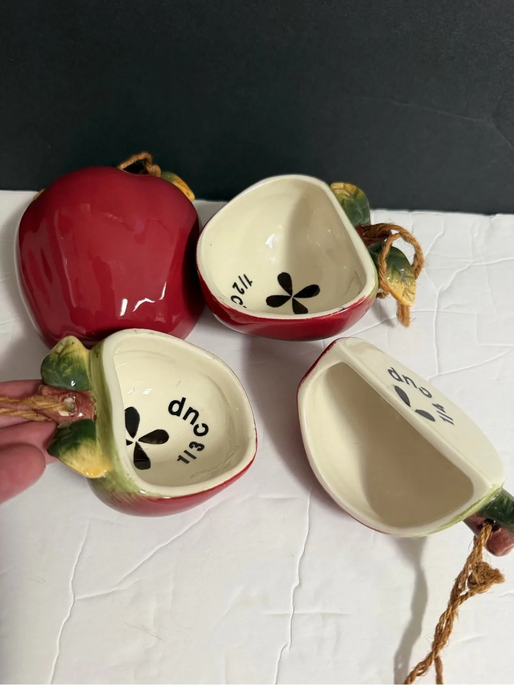Apple-Shaped Ceramic Measuring Cups Set of 4 Vintage Kitchen Decor